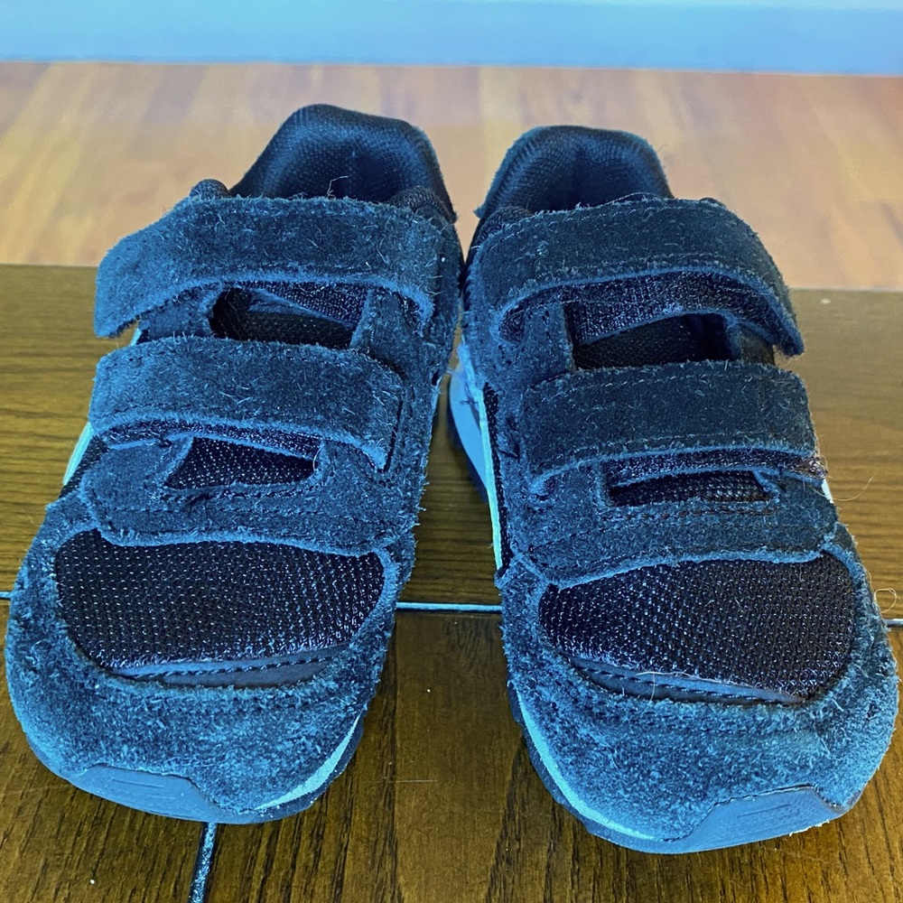 Black Puma Sneakers | sz 7C Toddler